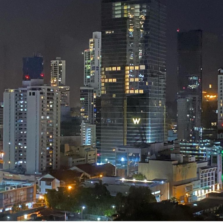 Hoteles iluminan de manera especial Panamá