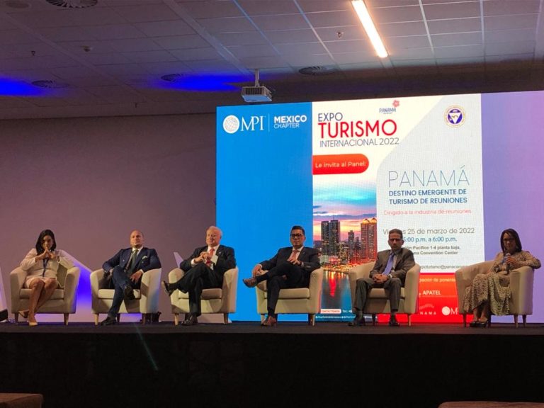 Foros de la Cámara de Comercio en Expocomer y Expoturismo Internacional 2022