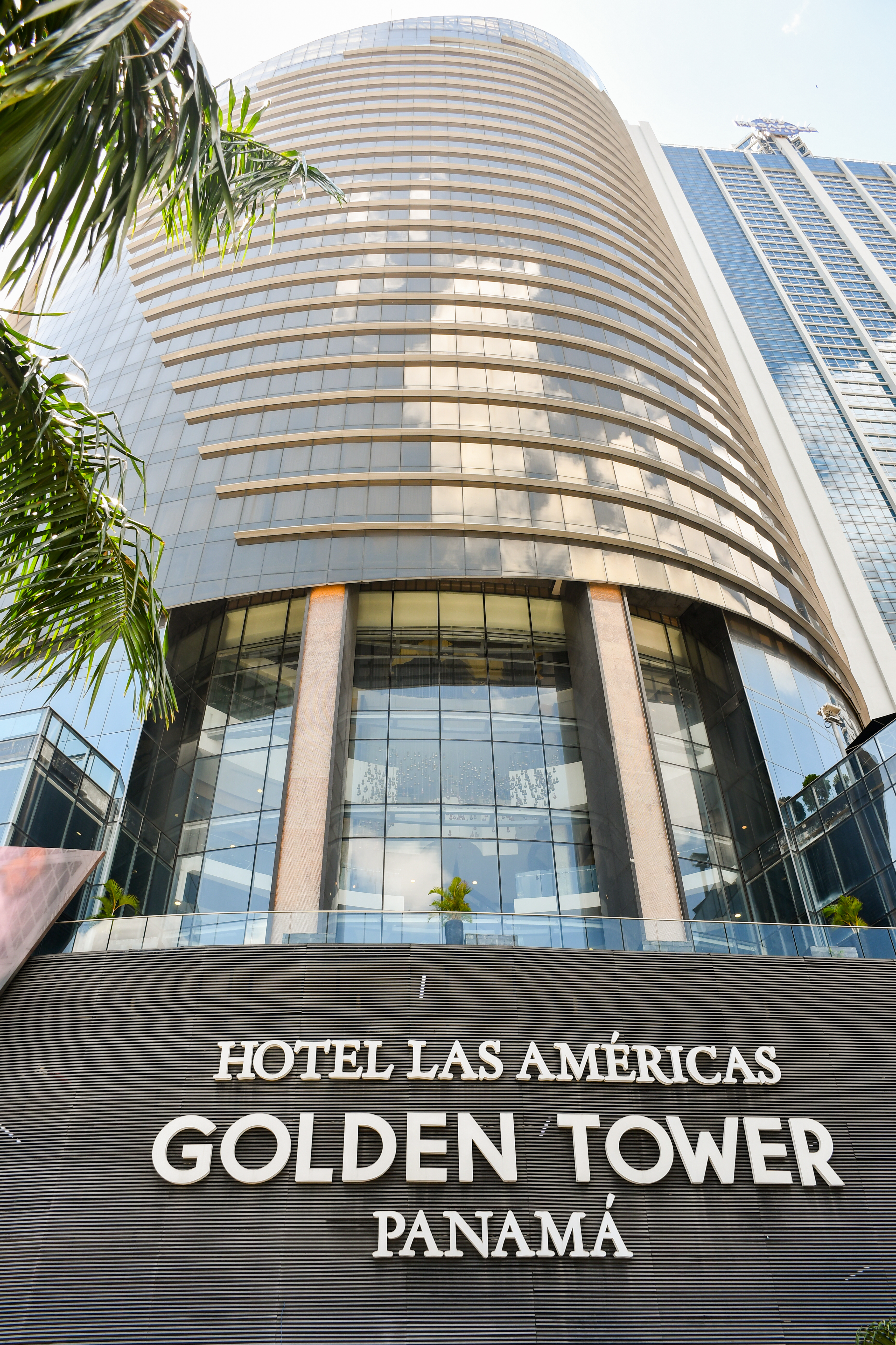 Las Américas Golden Tower