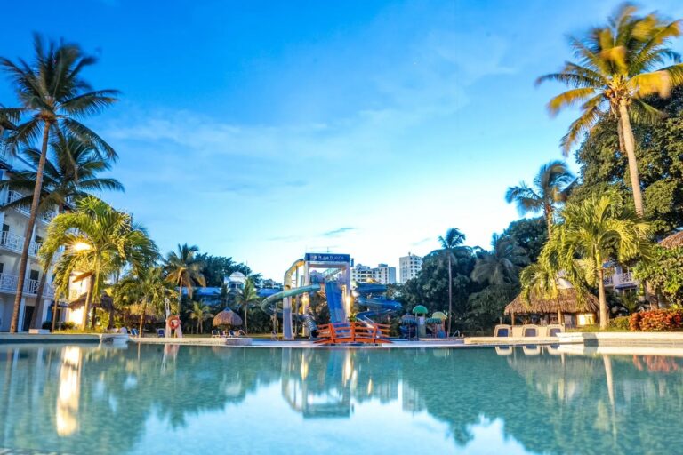 Playa Blanca Hotel y Resort