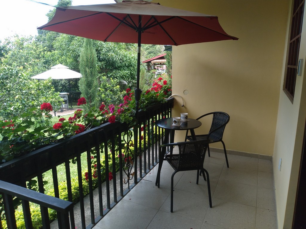 06c terrace breakfast big