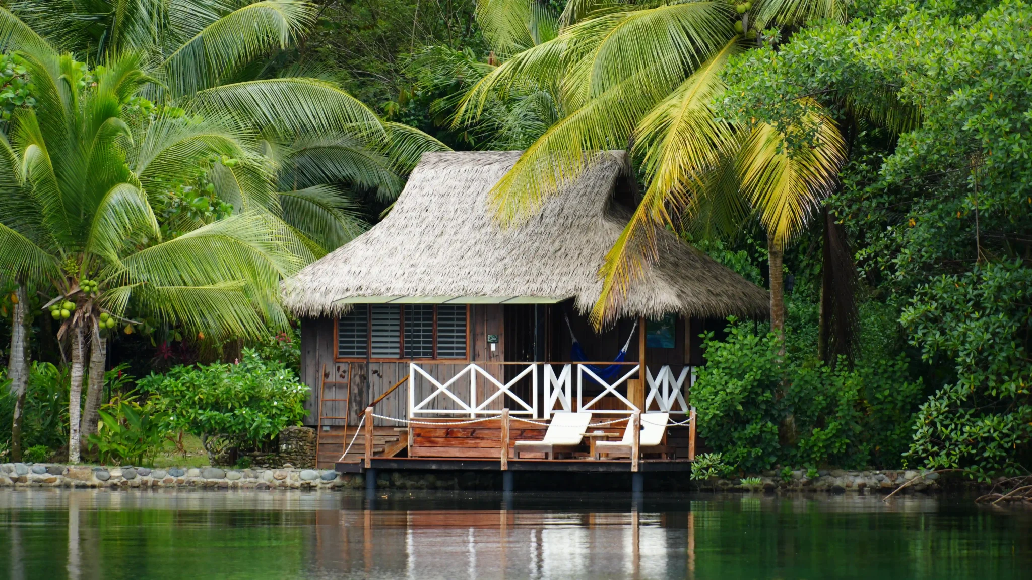 Edén TH 10 – Central Hotel Bocas del Toro