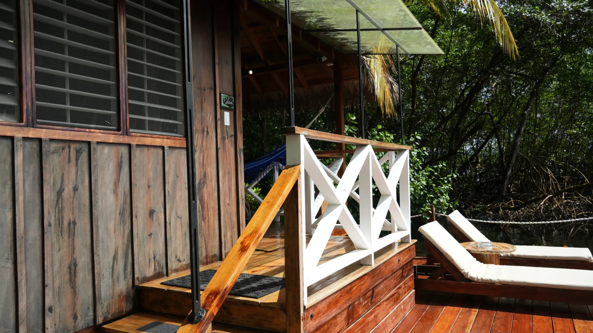 Edén TH 11 – Central Hotel Bocas del Toro